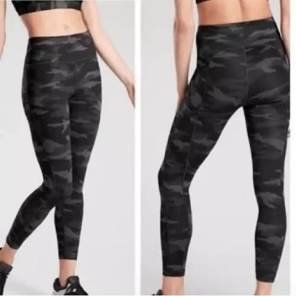 Athleta sz S  Ultimate Stash Pocket Camo 7/8 Tight